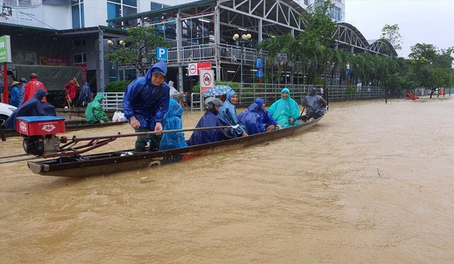 Miền Trung bước vào đợt mưa lớn kéo dài- Ảnh 2.