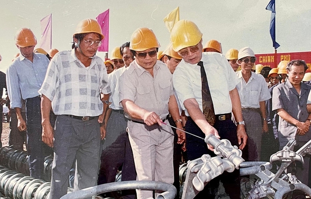 Kỷ niệm 30 năm hoàn thành đường dây 500kV Bắc - Nam mạch 1 (27/5/1994-27/5/2024): Viết tiếp bản hùng ca cách mạng tiến công thời kỳ đổi mới trên công trình đường dây 500 kV mạch 3 Quảng Trạch - Phố Nối- Ảnh 1.