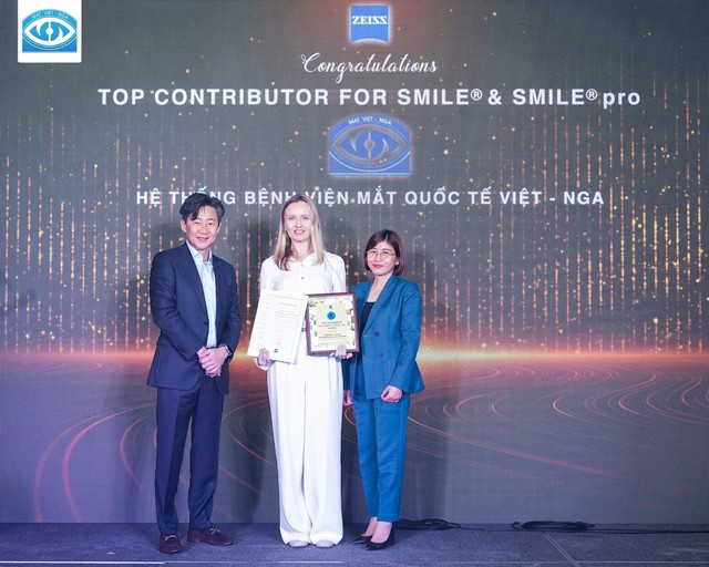 Mắt Việt - Nga được vinh danh phẫu thuật khúc xạ Smile và Smile Pro nhiều nhất Việt Nam- Ảnh 2.