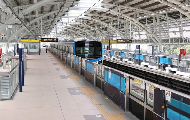 Metro số 1 Bến Thành-Suối Tiên: Một đoàn tàu phải tạm dừng để kiểm tra tín hiệu- Ảnh 1.