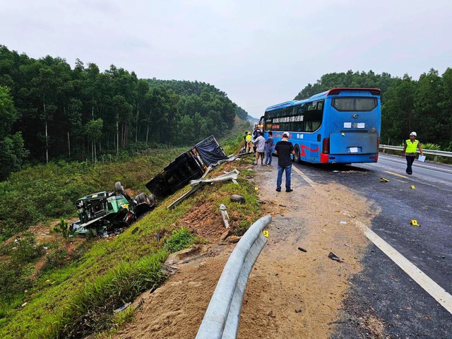 Cao tốc Cam Lộ - La Sơn có thể được tổ chức lại giao thông- Ảnh 3.