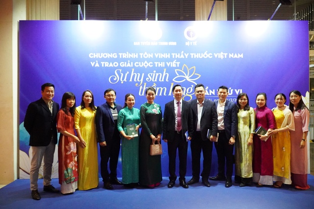 Tôn vinh Thầy thuốc Việt Nam và trao giải cuộc thi viết ''Sự hy sinh thầm lặng' lần thứ VI- Ảnh 2.