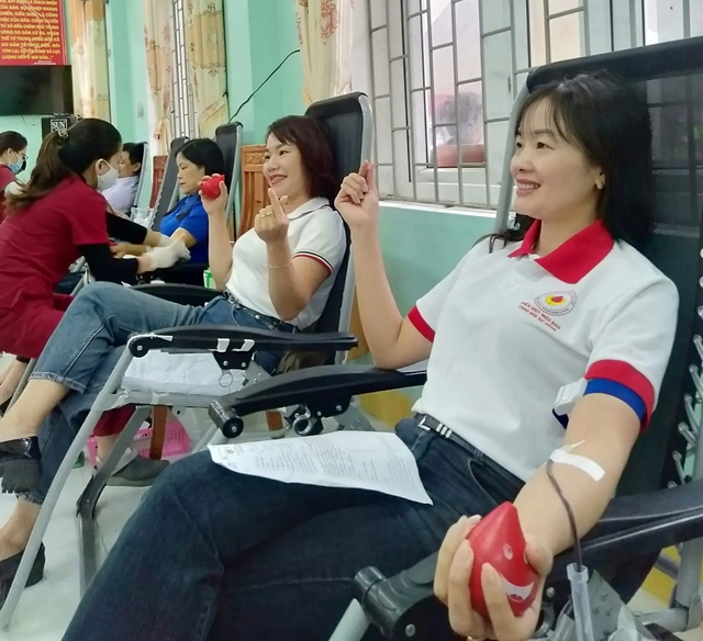 Gần 400 đơn vị máu hiến tặng trong ngày 27/2- Ảnh 1.