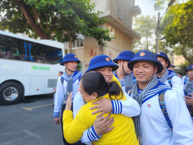 TPHCM: 6 nữ tân binh tự tin lên đường nhập ngũ- Ảnh 4.