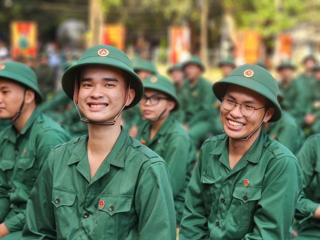 TPHCM: 6 nữ tân binh tự tin lên đường nhập ngũ- Ảnh 8.