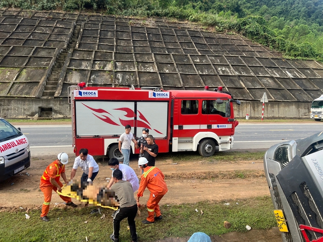 Tai nạn trên cao tốc La Sơn - Tuý Loan, một người tử vong- Ảnh 3.