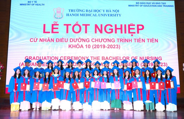 Trường Đại học Y Hà Nội trao bằng tốt nghiệp cho cử nhân Điều dưỡng chương trình tiên tiến Khóa 10- Ảnh 4.