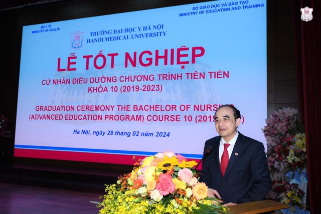 Trường Đại học Y Hà Nội trao bằng tốt nghiệp cho cử nhân Điều dưỡng chương trình tiên tiến Khóa 10- Ảnh 1.