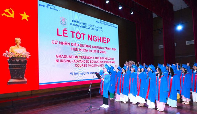 Trường Đại học Y Hà Nội trao bằng tốt nghiệp cho cử nhân Điều dưỡng chương trình tiên tiến Khóa 10- Ảnh 5.