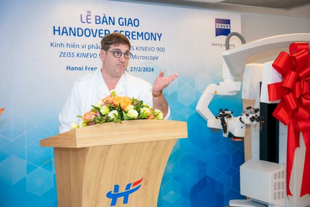 Bệnh viện Việt Pháp Hà Nội trở thành bệnh viện đầu tiên ở miền Bắc trang bị hệ thống kính vi phẫu ZEISS KINEVO 900 hiện đại- Ảnh 2.