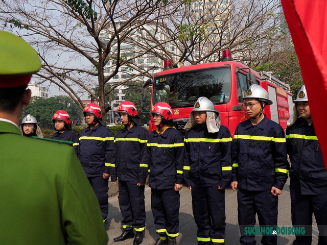 Người dân khi đi xem pháo hoa đêm giao thừa cần lưu ý gì?- Ảnh 4.