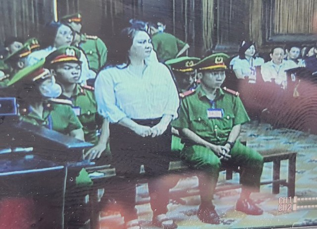Hoãn phiên phúc thẩm vụ án Nguyễn Phương Hằng - Ảnh 1.