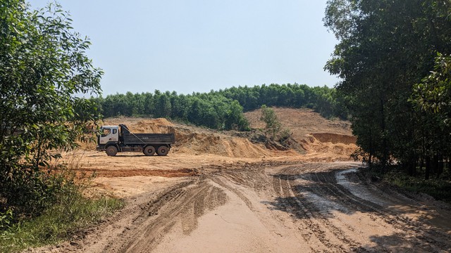 'Nóng' tình trạng khai thác đất trái phép ở Quảng Trị- Ảnh 3.