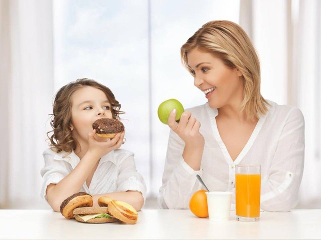 7 mẹo giúp trẻ tránh xa đồ ăn vặt không tốt cho sức khỏe- Ảnh 1.