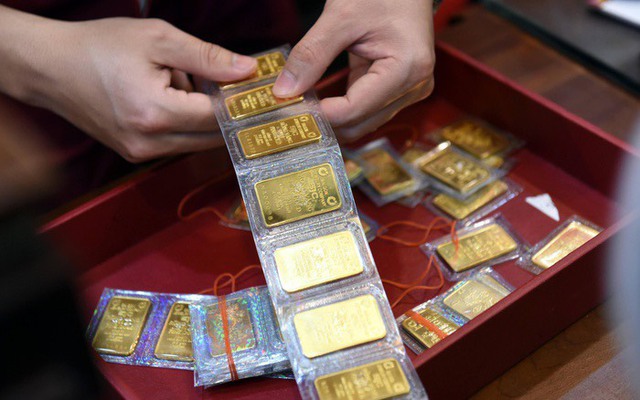Ngân hàng Nhà nước TPHCM kiến nghị hạn chế mua bán vàng miếng bằng tiền mặt- Ảnh 1.