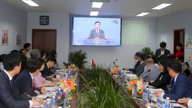 Đoàn ĐBQH Hàn Quốc ấn tượng với kỹ thuật y khoa tiên tiến tại BV Trung ương Huế- Ảnh 1.