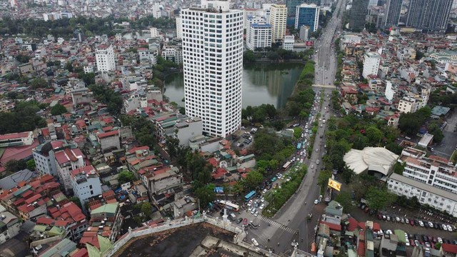 Lý do tuyến đường nội thành Hà Nội dài 2,2km làm 7 năm chưa xong - Ảnh 2.