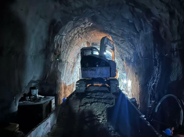 Bộ GTVT chỉ đạo khắc phục sự cố sập hầm và thông tuyến đường sắt Bắc - Nam- Ảnh 2.