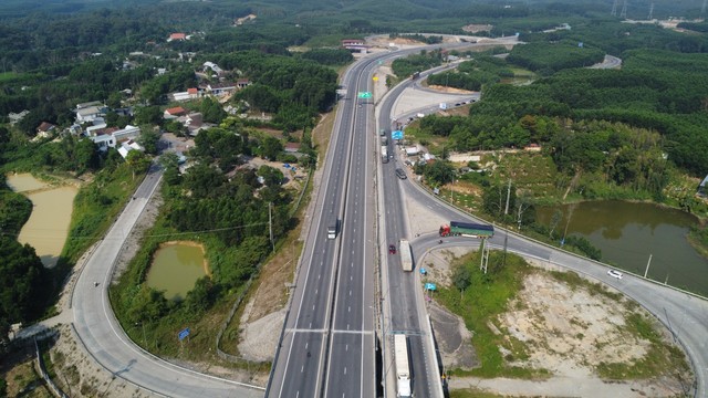 Cao tốc Cam Lộ - La Sơn đạt lưu lượng thiết kế, cần nâng cấp mở rộng- Ảnh 2.