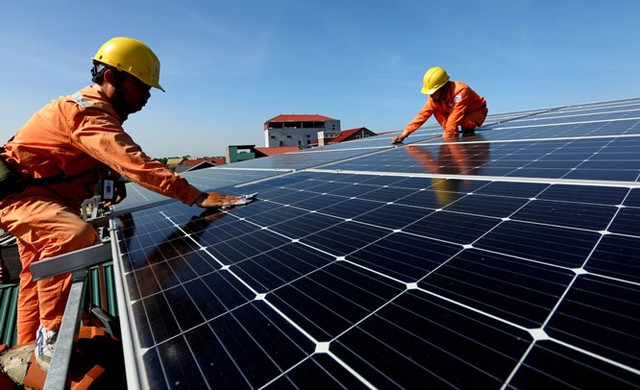 Phó Thủ tướng chỉ đạo tạo thuận lợi tối đa để phát triển điện mặt trời áp mái- Ảnh 1.