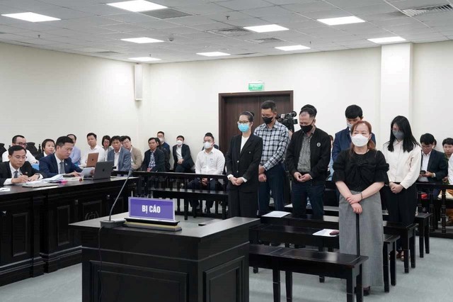 Tranh tụng 'nảy lửa' tại phiên xử cựu Chủ tịch Vimedimex Nguyễn Thị Loan- Ảnh 1.