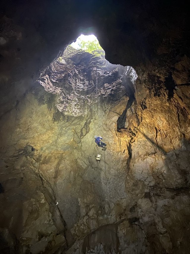Chiêm ngưỡng những hang động kỳ vĩ mới được khám phá ở Quảng Bình- Ảnh 3.