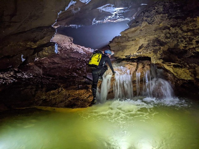 Chiêm ngưỡng những hang động kỳ vĩ mới được khám phá ở Quảng Bình- Ảnh 7.