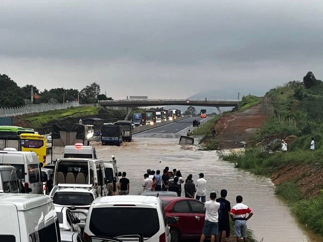 'Chốt' thời điểm hoàn thành thi công chống ngập cao tốc Phan Thiết - Dầu Giây- Ảnh 2.