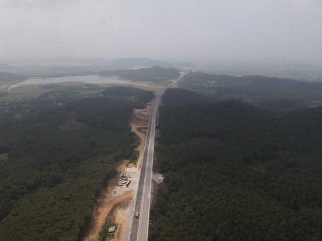 Thông xe toàn toàn tuyến cao tốc Diễn Châu – Bãi Vọt- Ảnh 1.