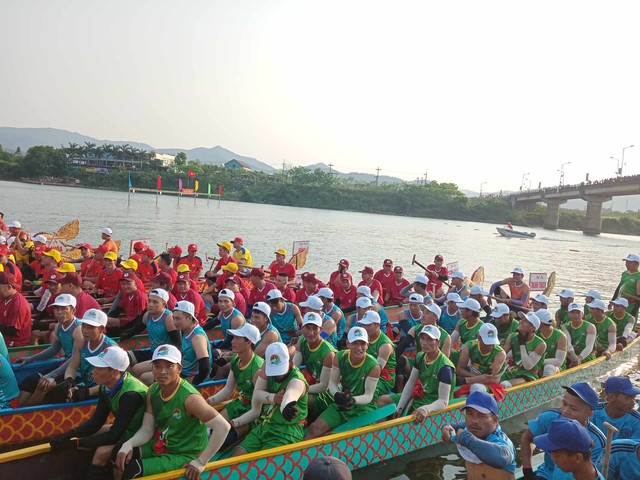 Hơn 500 tay đua tranh tài trên sông Gianh- Ảnh 4.