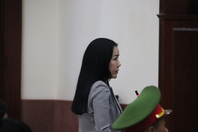 Bà Đinh Thị Lan yêu cầu bà Nguyễn Phương Hằng bồi thường hơn 3 tỉ- Ảnh 1.