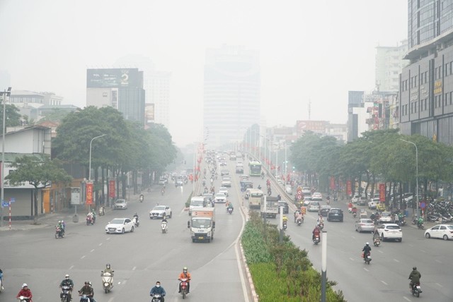 Trời mù mịt, Hà Nội tái diễn ô nhiễm không khí- Ảnh 2.