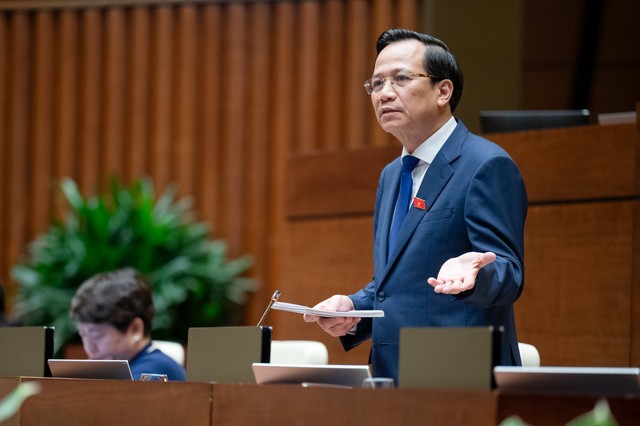 Bộ trưởng Đào Ngọc Dung giải trình liên quan đến rút BHXH, tăng quyền lợi thai sản, ốm đau- Ảnh 2.