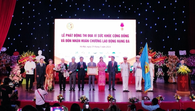 Hội Giáo dục chăm sóc sức khỏe cộng đồng Việt Nam đón nhận Huân chương Lao động hạng Ba- Ảnh 1.