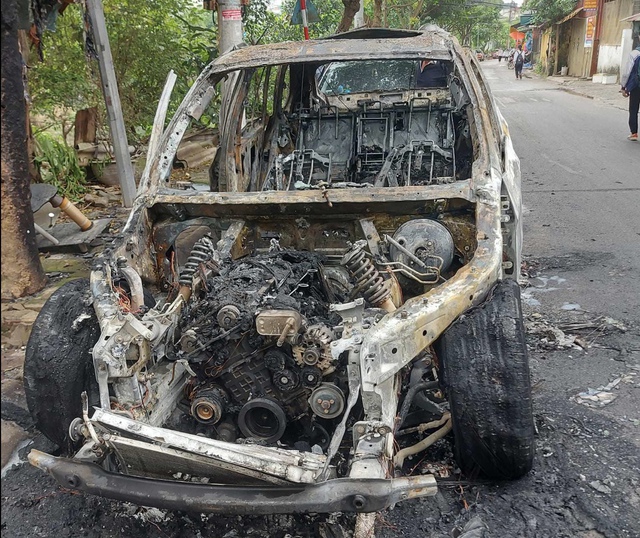 Góc pháp lý vụ ô tô BMW bốc cháy dữ dội khi đang đỗ- Ảnh 1.