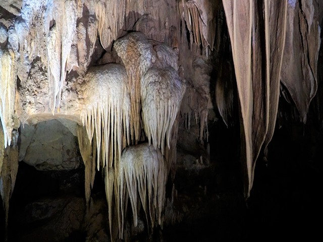 Bên trong hang động có 'dòng sông cát'- Ảnh 4.