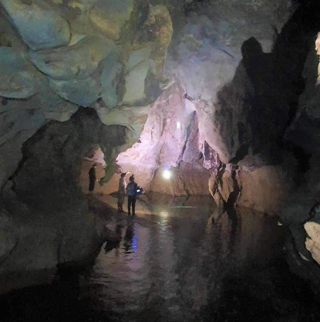 Bên trong hang động có 'dòng sông cát'- Ảnh 1.