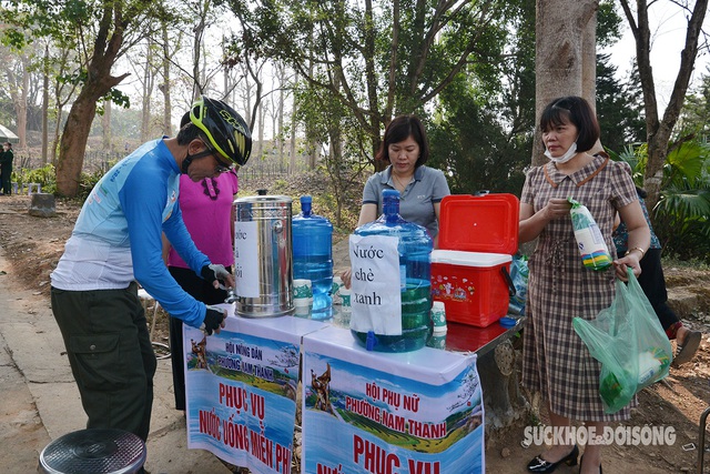 Hàng trăm trạm cấp nước uống miễn phí phục vụ du khách dịp Kỷ niệm 70 năm Chiến thắng Điện Biên Phủ- Ảnh 2.