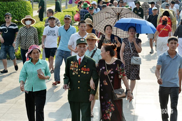 'Vượt nắng, thắng mưa' dòng người hướng về các điểm lịch sử Điện Biên Phủ- Ảnh 5.