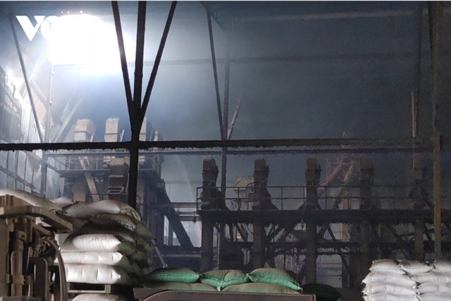 Cháy nhà máy xay xát lúa gạo tại Long An- Ảnh 2.