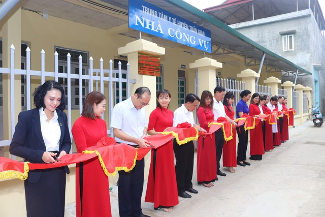 Bàn giao nhà công vụ cho Trung tâm Y tế huyện Tuần Giáo, Điện Biên- Ảnh 1.