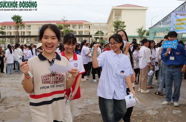 Kỳ thi lớp 10 tại Quảng Ninh: Đề thi Ngữ văn "dễ thở", thí sinh hài lòng- Ảnh 9.