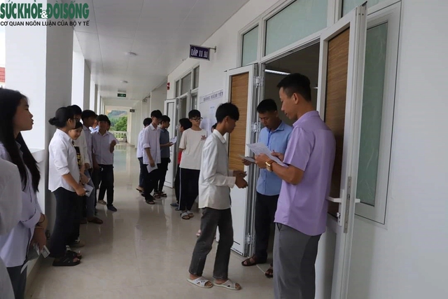Kỳ thi lớp 10 tại Quảng Ninh: Đề thi Ngữ văn "dễ thở", thí sinh hài lòng- Ảnh 4.