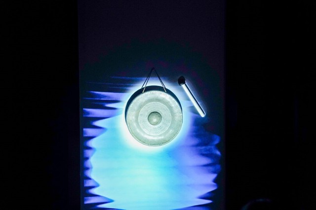 Du khách thích thú với 'Lễ hội ánh sáng' tại Tuần lễ Festival nghệ thuật Quốc tế Huế- Ảnh 11.