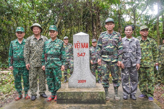 Người lính 'quân hàm xanh' vượt thác, leo đèo tuần tra biên giới- Ảnh 7.