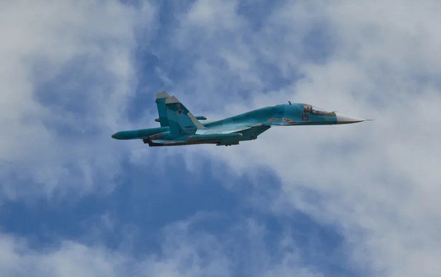 Nga nhận lô máy bay ném bom Su-34 mới- Ảnh 1.