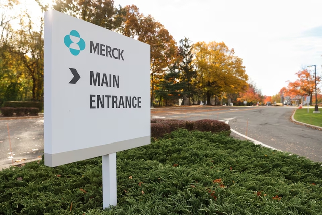 FDA phê duyệt vaccine phế cầu khuẩn của Merck cho người lớn- Ảnh 1.