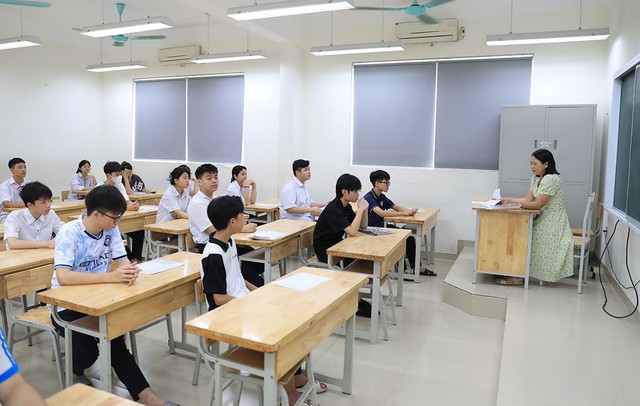 Top trường có điểm chuẩn lớp 10 cao nhất và thấp nhất Hà Nội năm 2024- Ảnh 1.