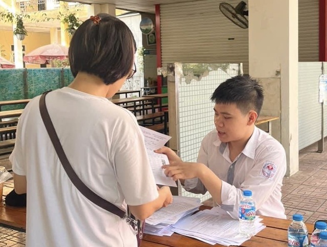 Hôm nay, hạn cuối nộp hồ sơ trúng tuyển bổ sung lớp 10 tại Hà Nội- Ảnh 1.