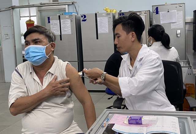 Bệnh bạch hầu ít nguy cơ xảy ra tràn lan ở thành phố lớn vì có độ phủ vaccine cao- Ảnh 1.